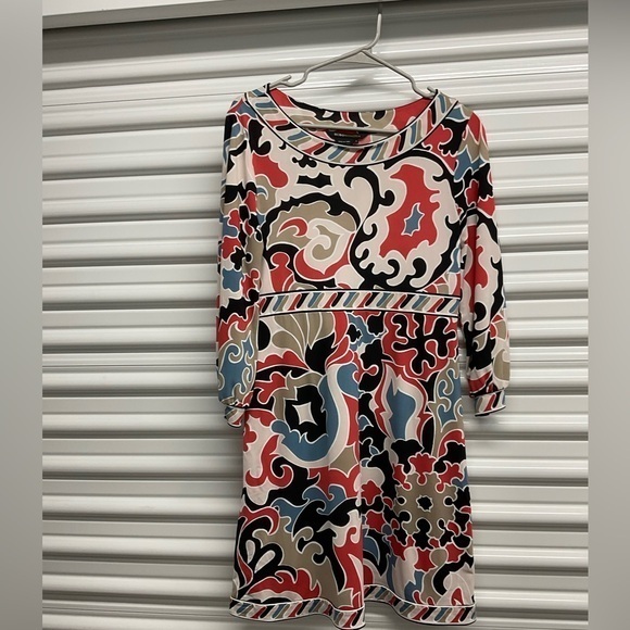 BCBGMaxAzria Dresses & Skirts - BCBGMaxAzria Long Sleeve Dress with Bold Multicolor Design Size S